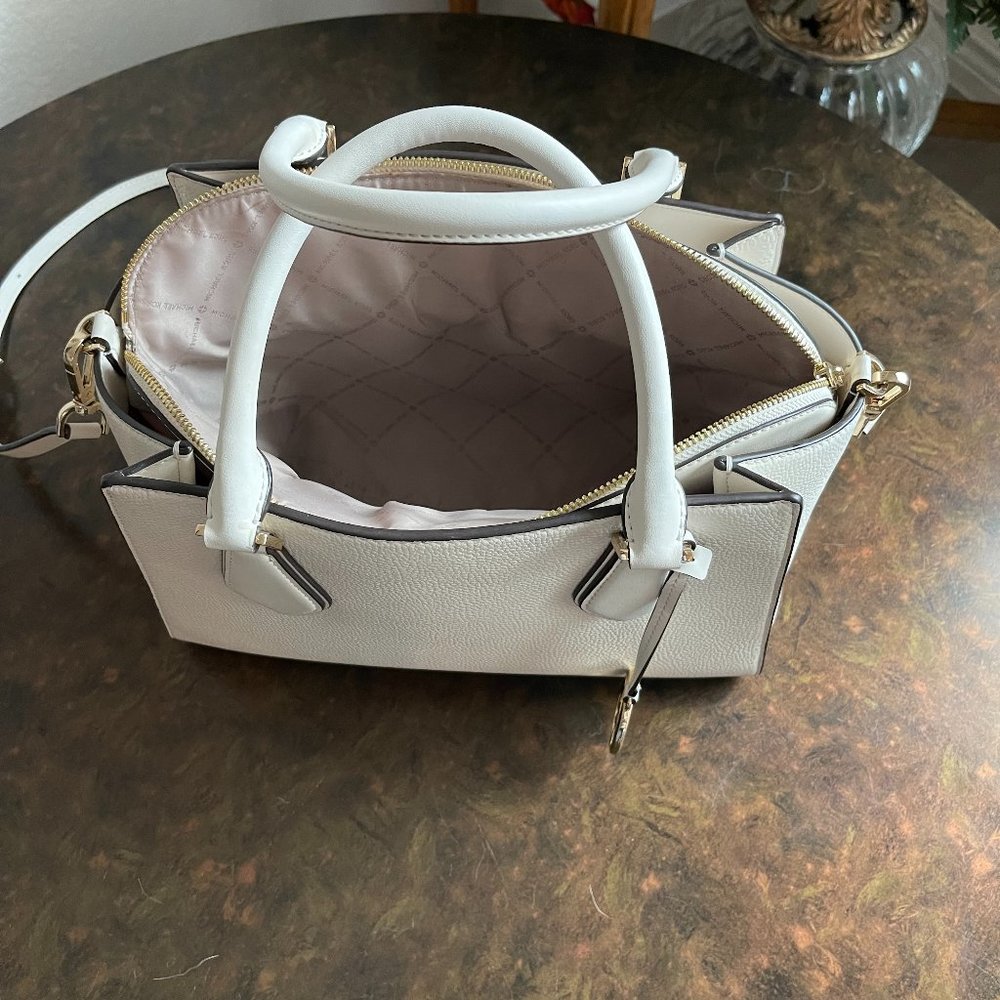 Michael Kors purse and matching wallet